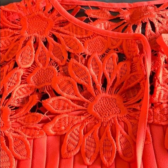 Ted Baker coral red pleated lace blouse size 2 - Picture 2 of 7